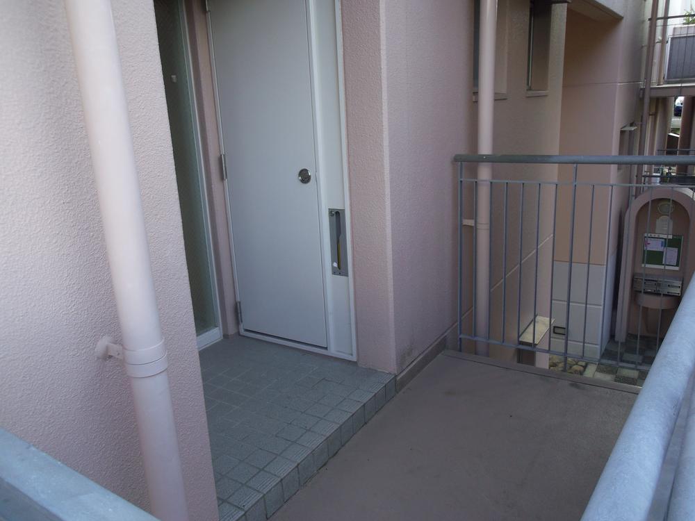 Other. Entrance porch (October 2013) Shooting