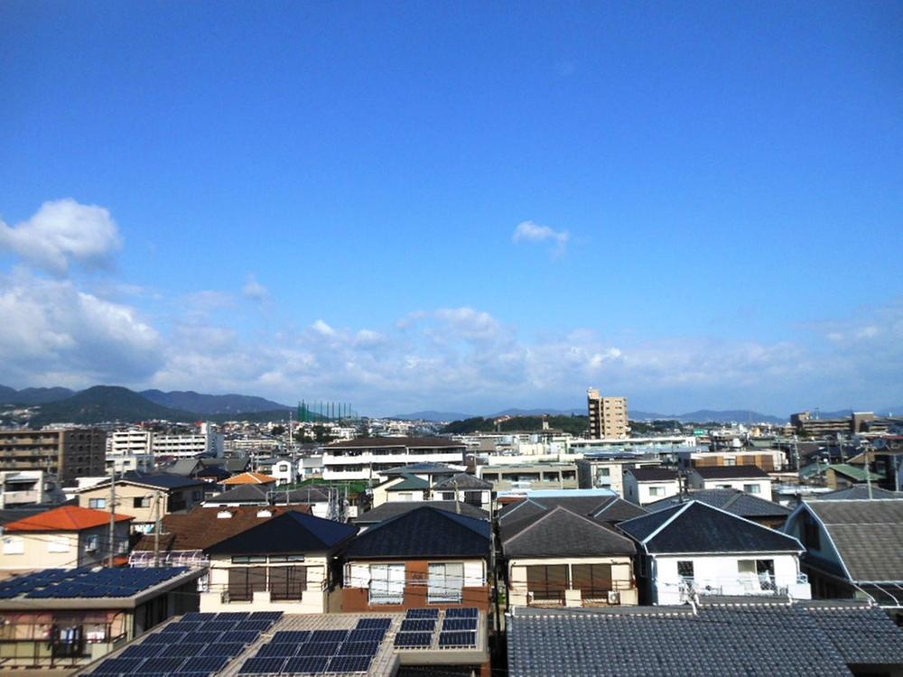 View photos from the dwelling unit. View from the north balcony (October 2013) Shooting
