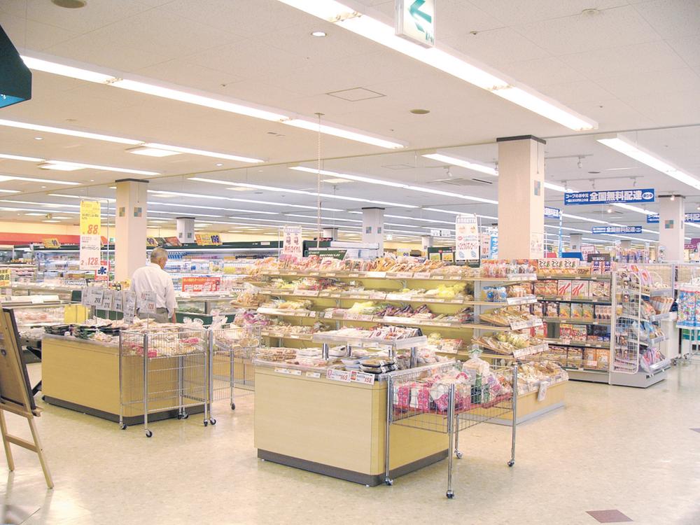 Supermarket. 4090m to Cope Nishinomiya north