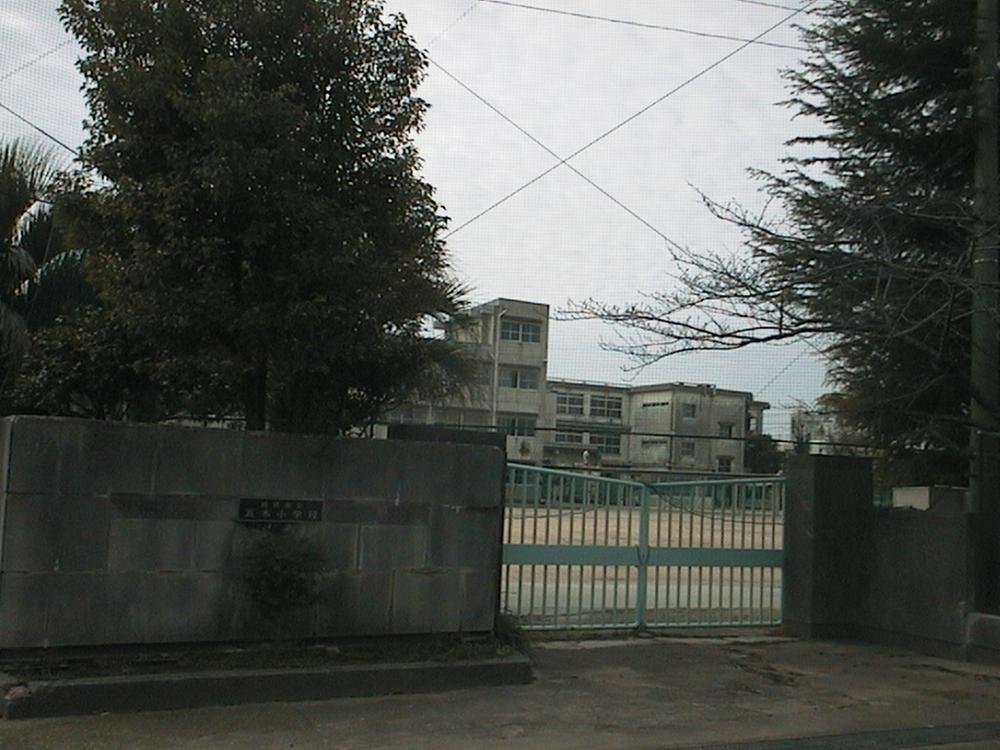 Primary school. 464m to Nishinomiya Tatsukawara tree elementary school