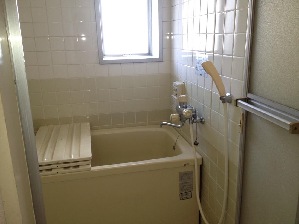 Bathroom. Indoor (April 2013) Shooting