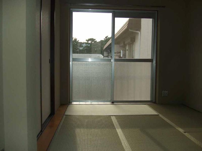 Other room space. Japanese-style veranda side