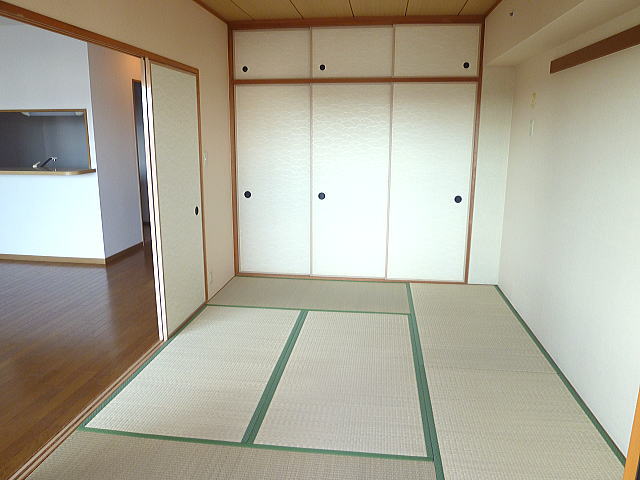 Other room space. Japanese-style room 6 quires