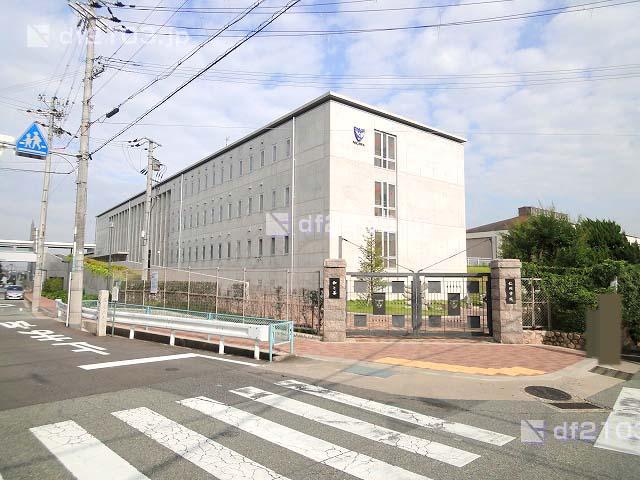 Junior high school. 734m to private Incheon School junior high school