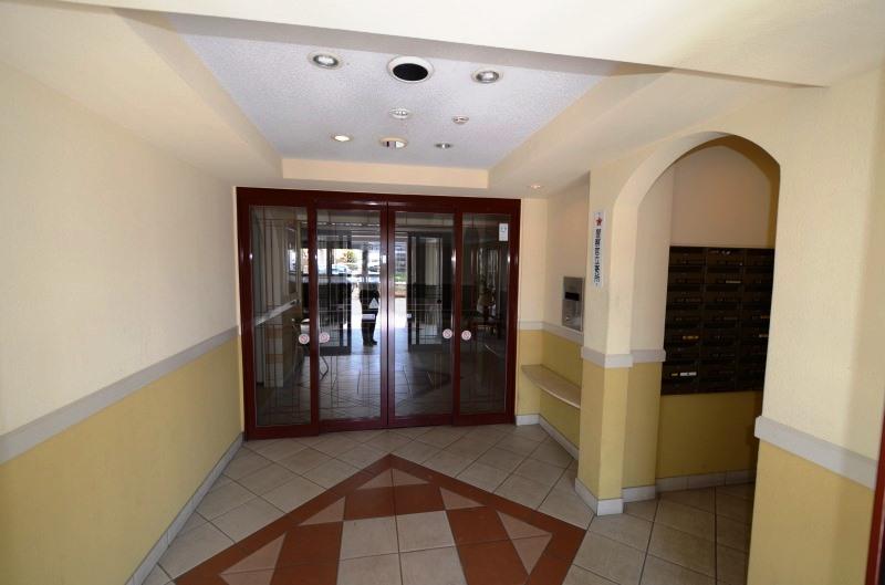 Entrance. Common areas