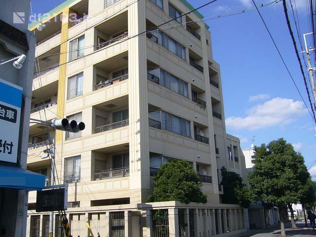 Local appearance photo. Total units 32 units of condominium!