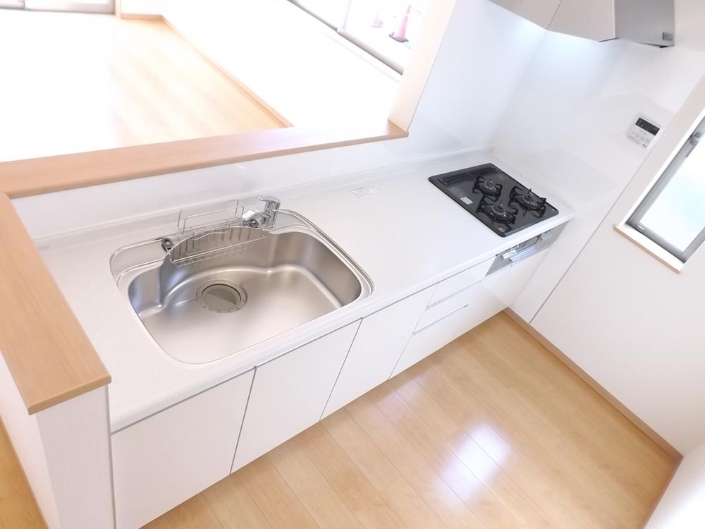 Same specifications photo (kitchen). Same specifications photo (kitchen) Easy storage in the slide storage!