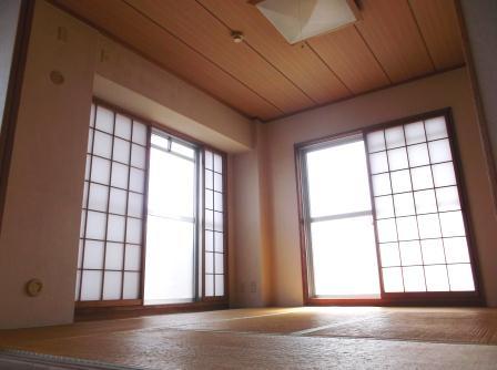 Non-living room. Bright Japanese-style room