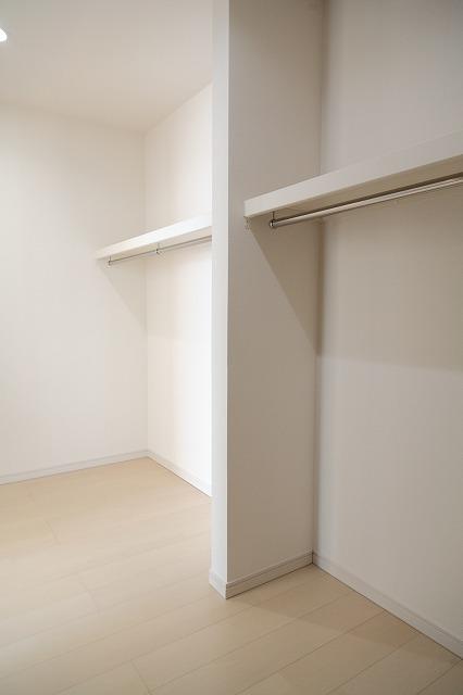 Receipt. ◆ Walk-in closet (5 Building) ◆