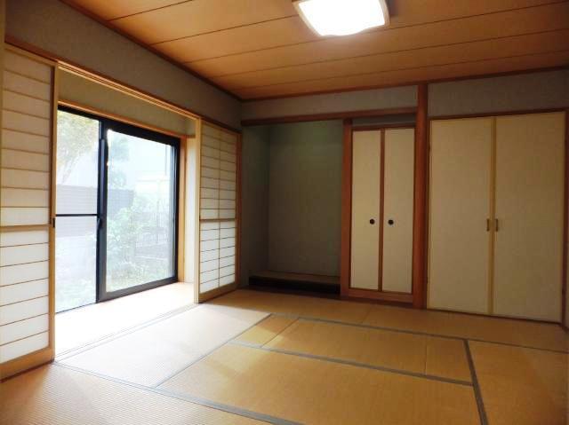 Non-living room. Japanese-style room facing south