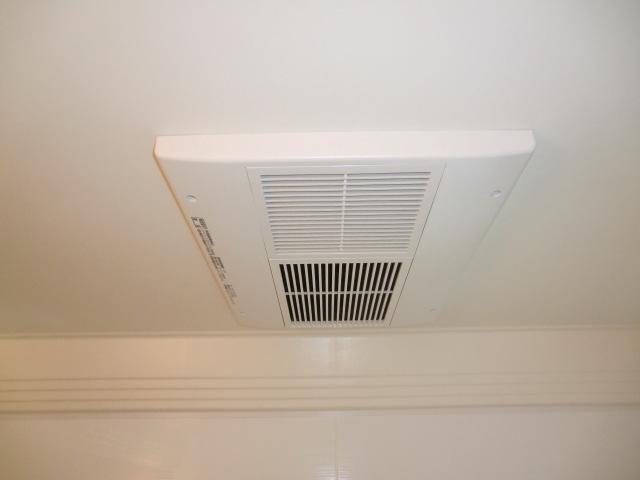 Cooling and heating ・ Air conditioning. Local photo (bathroom heating dryer)