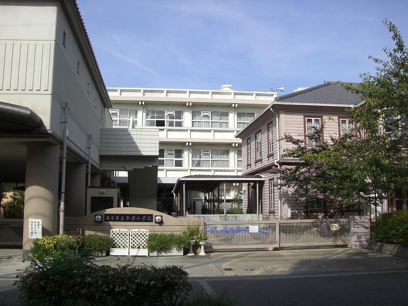 Primary school. 743m to Nishinomiya Municipal Imazu Elementary School