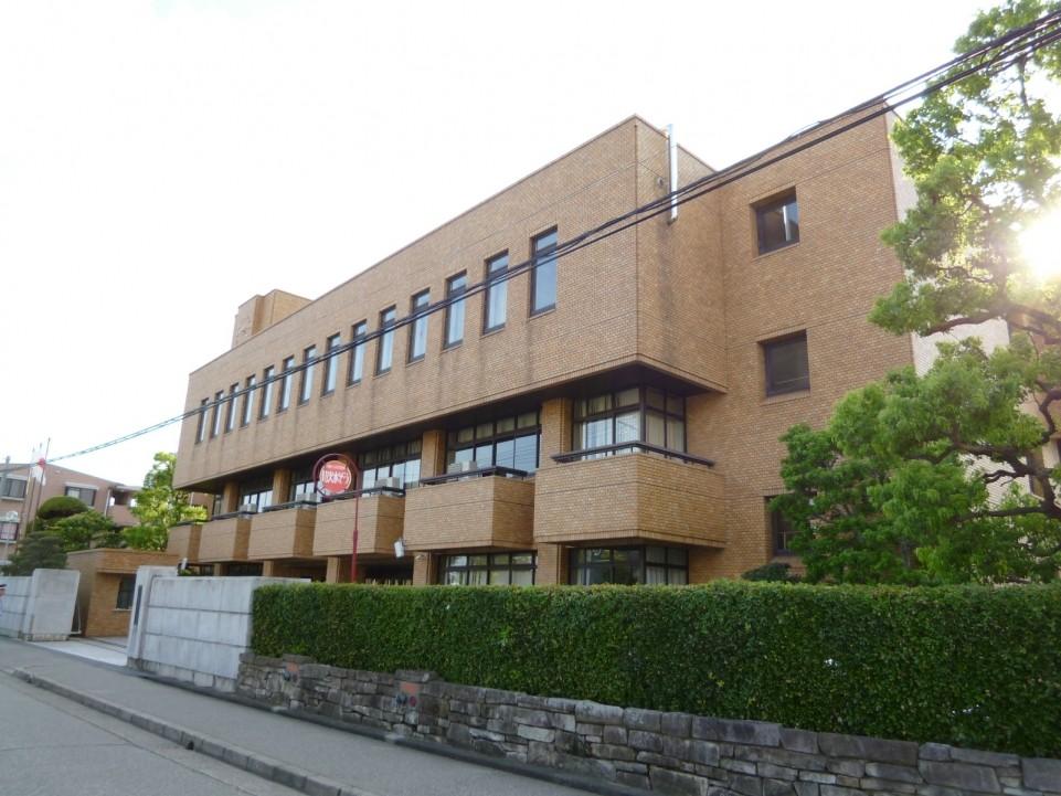 Primary school. 370m to Koshien Academy elementary school (elementary school)