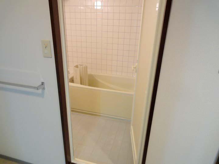 Bathroom. 2013 has been renovation completed in June.