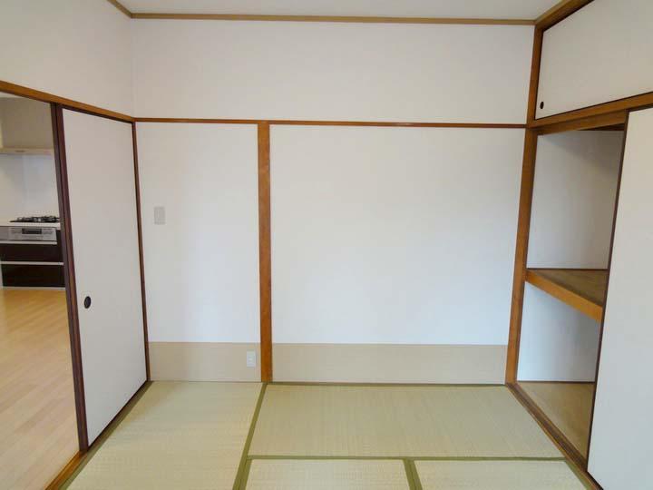 Non-living room. Is next to the living there is a six quires Japanese-style room