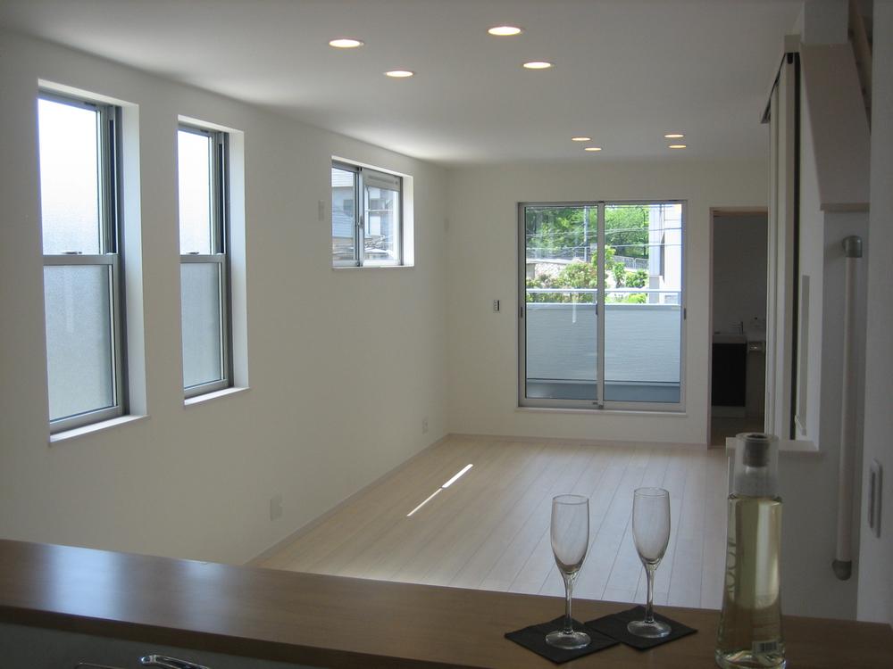 Living. Bright living room ・ Down Light is accented!