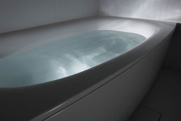 Bathing-wash room.  [Organic glass-based new material of the tub] Firmly repel "water-repellent and dirt, such as water red and soap scum ・ "Organic glass-based new materials," its first oil "ingredients. Is a material with enhanced feel and luster by approximating the surface smooth (same specifications)