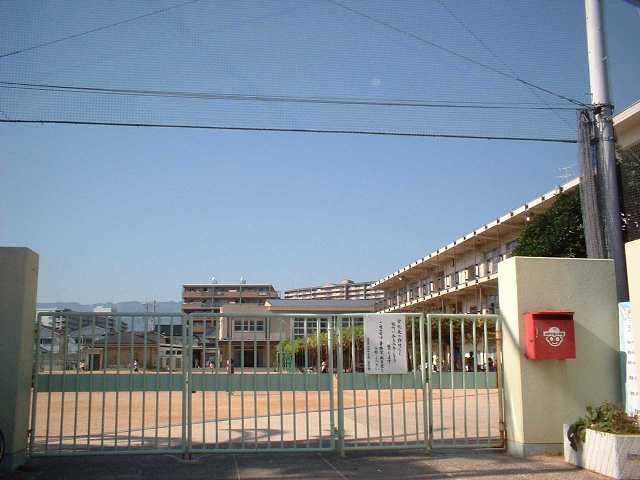 Primary school. Minamikoshien up to elementary school (elementary school) 680m