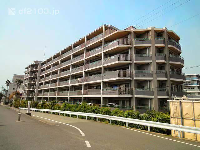 Local appearance photo. Heisei 18 years dating from pet breeding possible all-electric apartment. Shukugawa is naturally rich environment along the Oasis Road. Convenience can Million Town has been improved to within walking distance!
