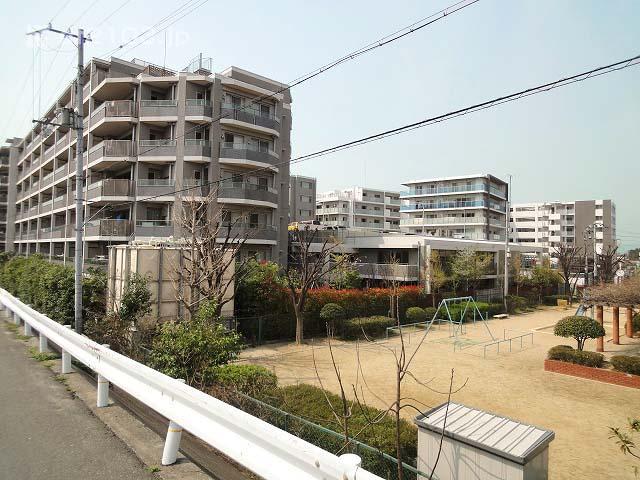 Local appearance photo. Shukugawa is naturally rich environment along the Oasis Road.