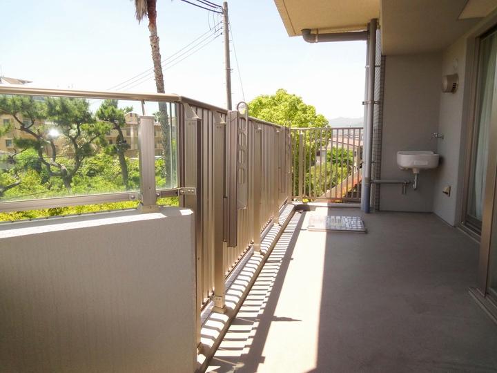 Balcony. Balcony of output width is sufficient. It is also safe accumulated washing thing.