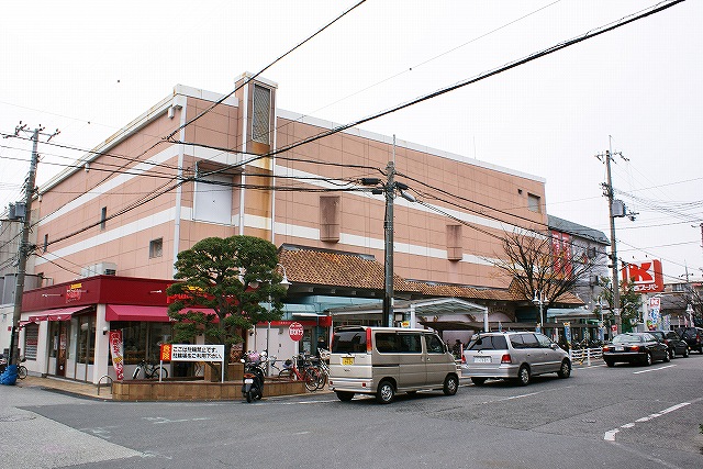 Convenience store. 837m to the Kansai Super Hirota store (convenience store)