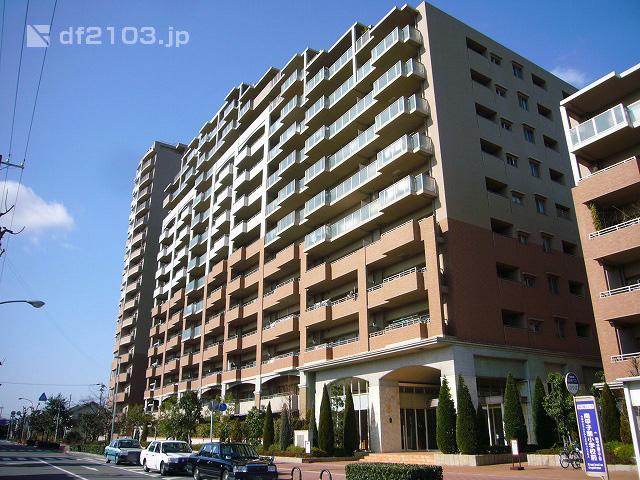 Local appearance photo. This apartment shared facility has been enhanced. Local (February 2010) Shooting, It is a large apartment of the total number of units 337 units.