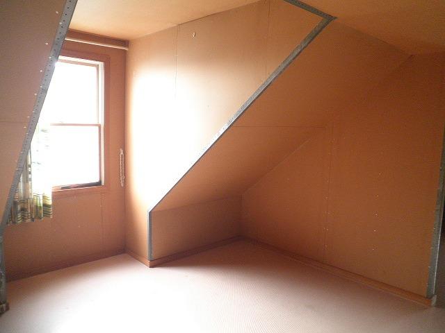 Receipt. Attic storage (there is about ceiling height 2m)
