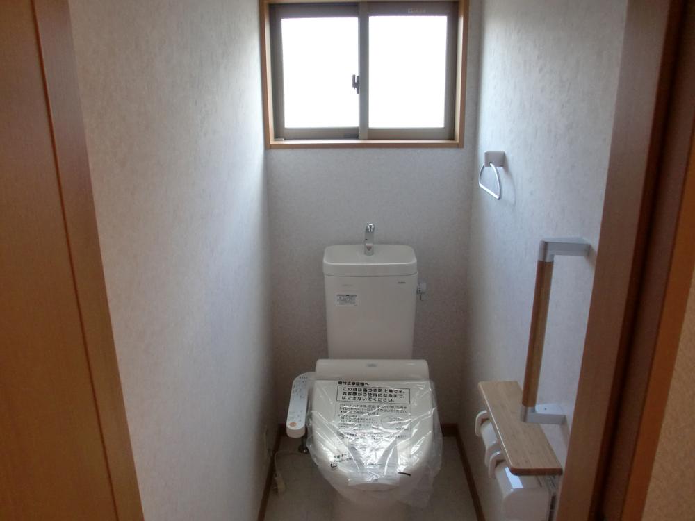 Other introspection. Second floor toilet (with washlet)