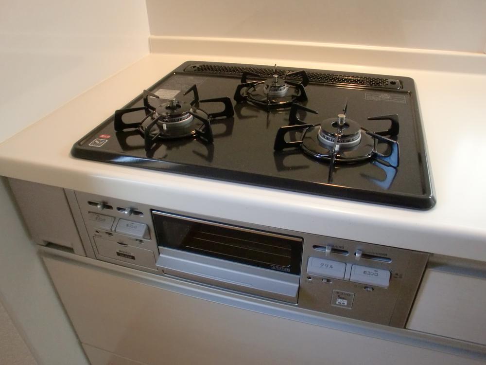 Kitchen. Functional built-in gas stove