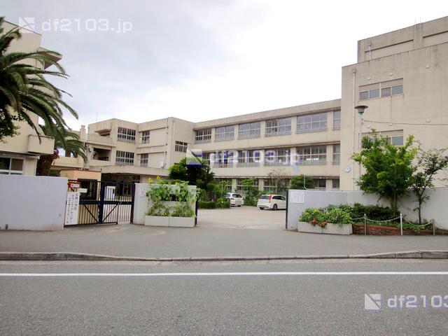 Primary school. 1300m to Nishinomiya Tatsukita Shukugawa Elementary School