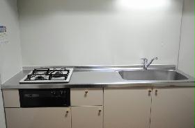 Kitchen. 2-neck with gas stove