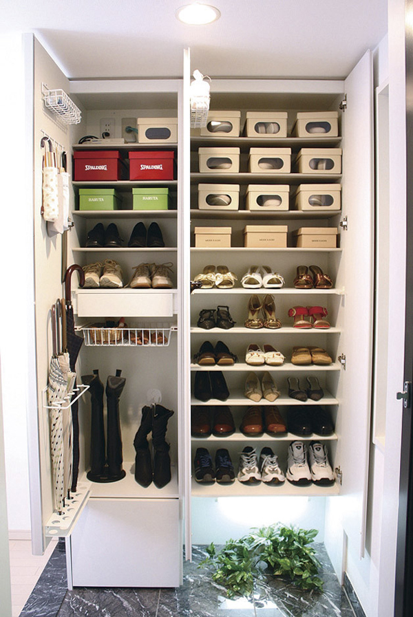 Receipt.  [Shoe box] Shoe box with a such as the glove compartment drawer and door built-in umbrella stand. High functionality and abundant storage capacity is attractive (same specifications ※ Except for some type)