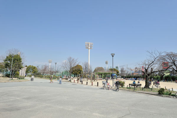 Surrounding environment. Nishinomiya Central Sports Park (a 9-minute walk ・ About 680m)