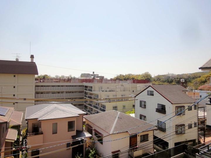 View photos from the dwelling unit. View from local (April 2013) Shooting We hope the southeast from balcony! 