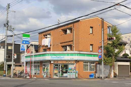 Convenience store. FamilyMart Hamakoshien store up (convenience store) 779m