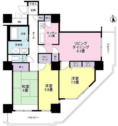 Floor plan. All rooms are we facing the balcony