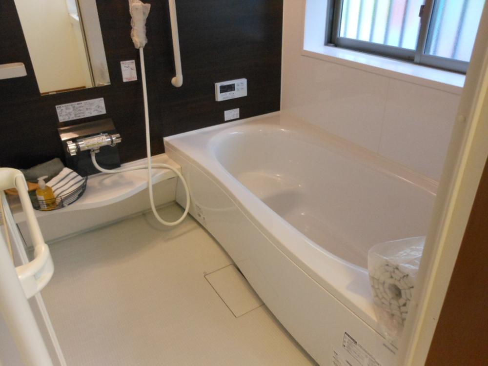 Same specifications photo (bathroom). (H Building) same specification