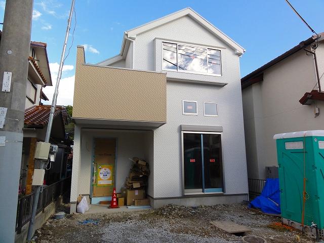 Local appearance photo. Hankyu Kobe Line in a flat location "Nishinomiya-Kitaguchi" 18-minute walk to the station.