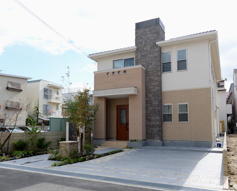 Model house photo. Model house exterior photos published in your local.