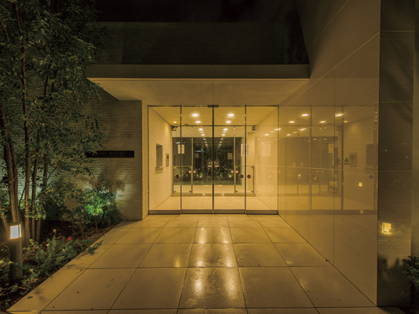 Buildings and facilities. Entrance of beautiful design to assert individuality, yet stylish