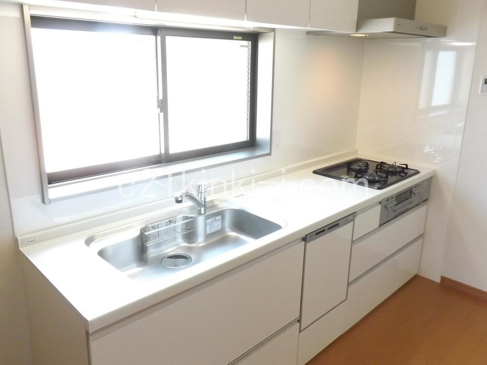 Kitchen. Local photo (kitchen) scratch ・ Hard stainless steel sink attached dirt! 