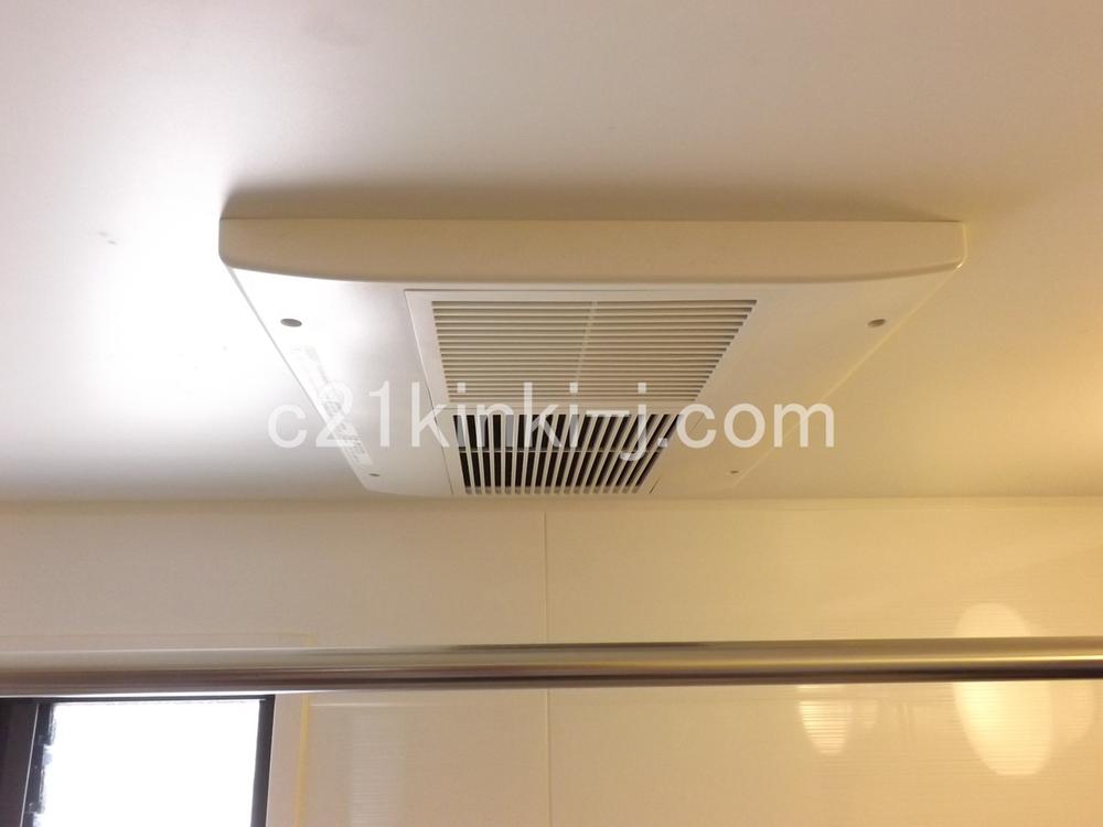 Cooling and heating ・ Air conditioning. Local photo (bathroom heating dryer)