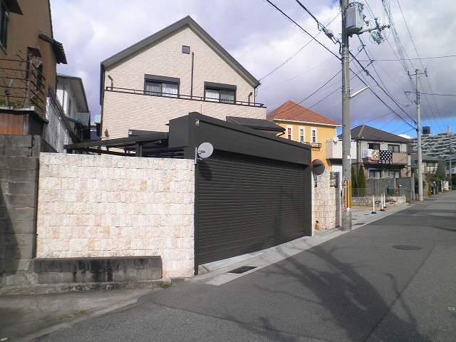 Local photos, including front road. Local (06 May 2013) Shooting