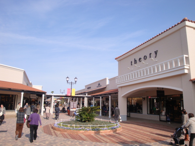 Shopping centre. OUTLET-J Green Garden Mall North Kobe store 2311m until the (shopping center)