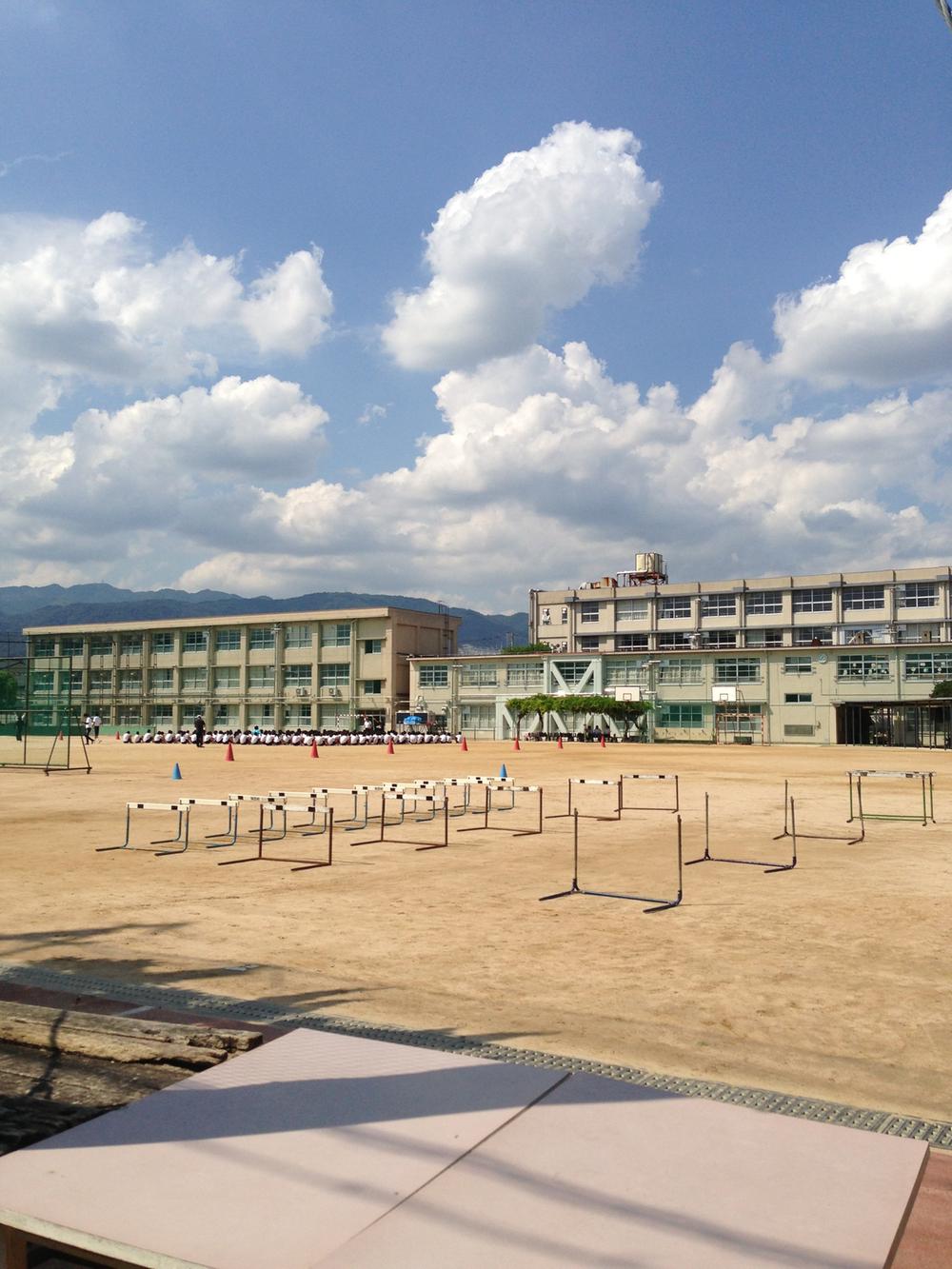 Junior high school. 574m to Nishinomiya Municipal Hamawaki junior high school