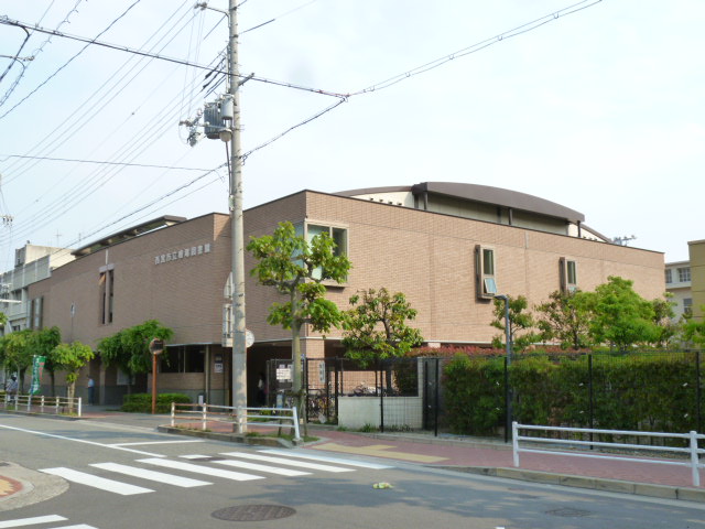 library. 100m to Nishinomiya Municipal Naruo Library (Library)