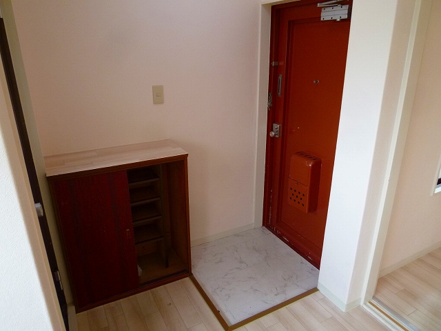 Entrance. Small but there is also a cupboard