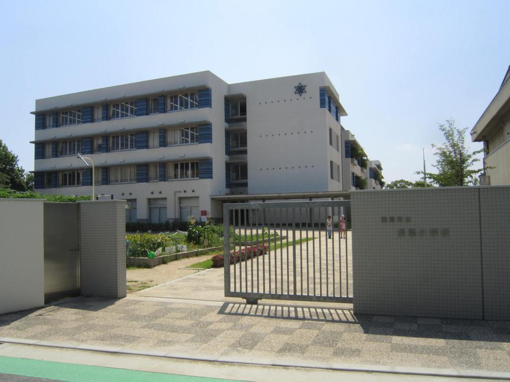 Primary school. 959m to Nishinomiya Municipal Hamawaki Elementary School