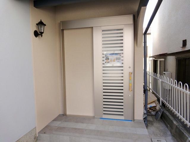 Entrance. Is also replaced. Entrance door!